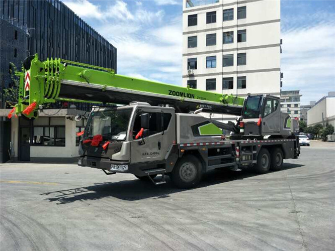 信州区跨街广告牌的高空安装注意事项