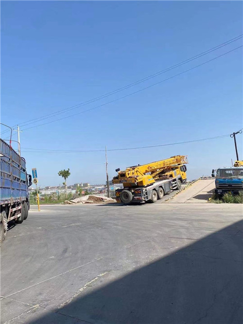 信州区25吨吊车的租赁价格大概是多少？