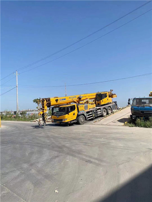 信州区吊车作业时，可能会产生哪些额外收费项目？